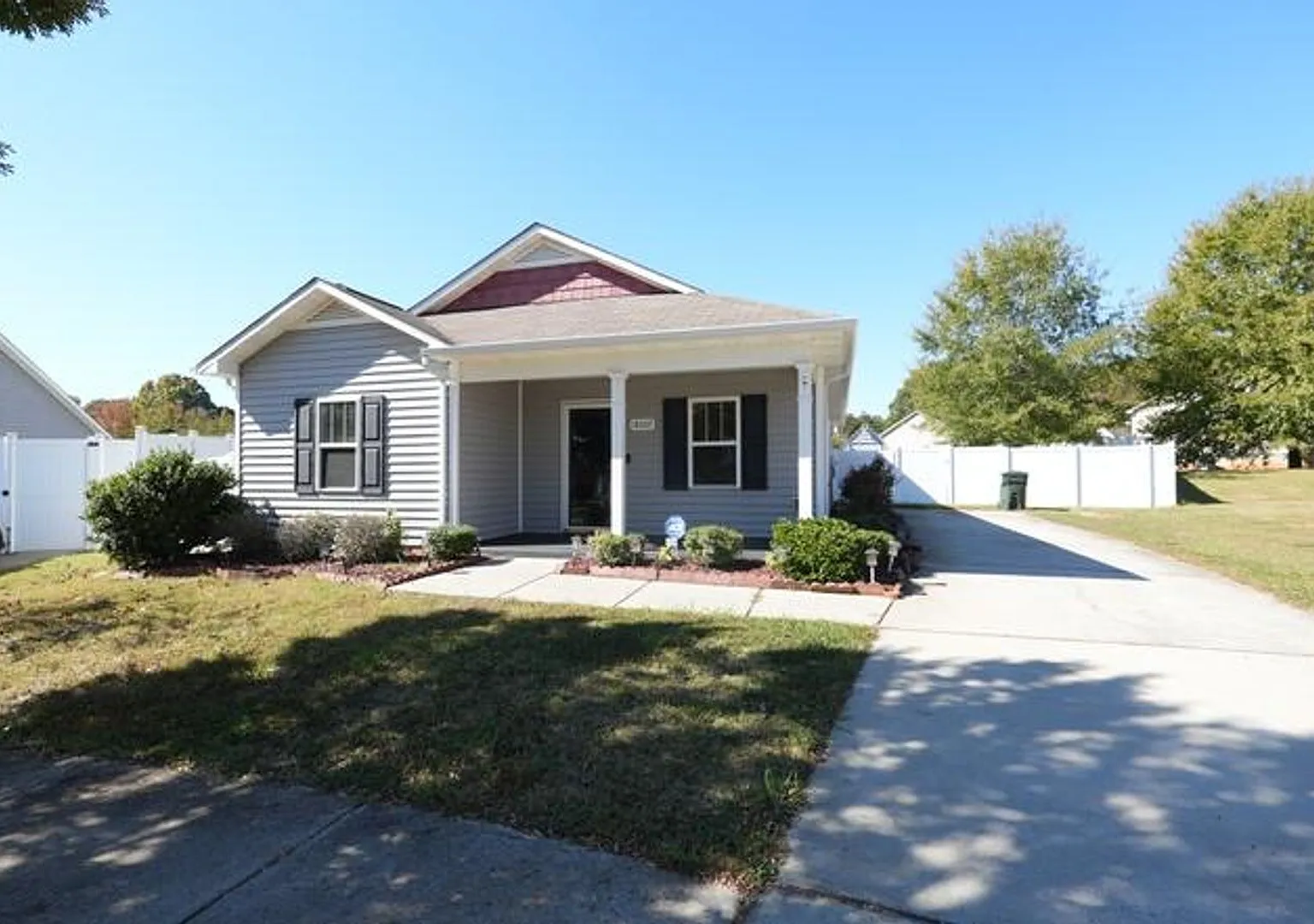 Coming Soon! 4 BR/2BA | Newly Renovated Single Family Home | Fenced backyard | In Cornelius! — Photo 1
