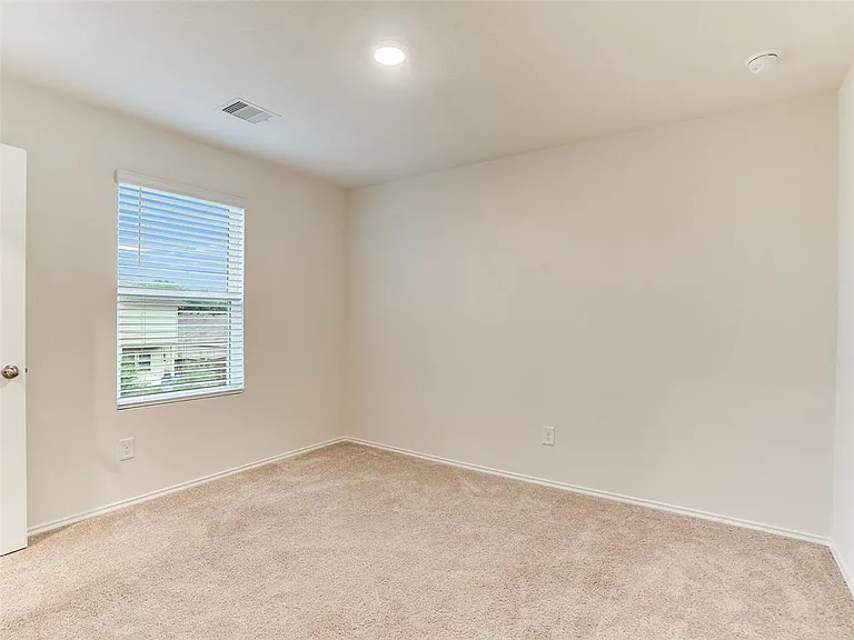 383 Sickle Loop — Photo 23
