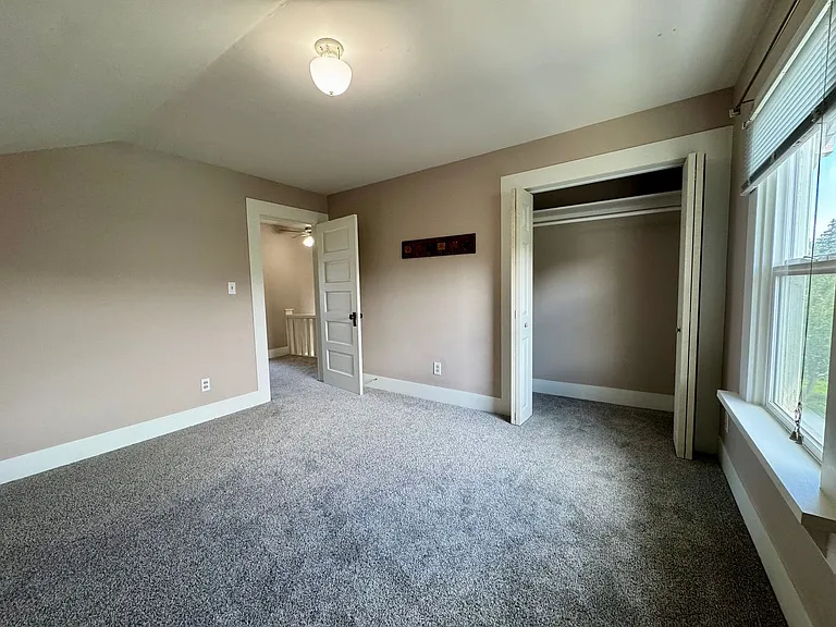45 Harlem St SE — Photo 8