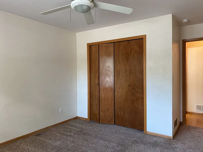 610 S Whitcomb St #B — Photo 13