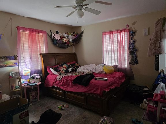 4th image of 300 Walnut St