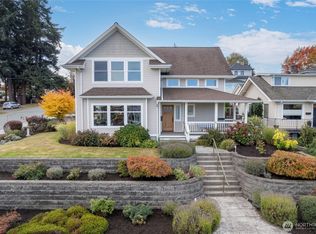 1701 7th St, Anacortes, WA 98221