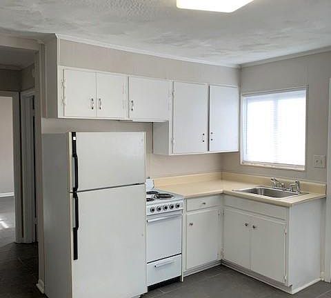 3rd image of 1709 Clemmer St NE #18