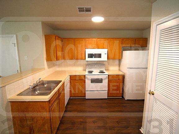 4th image of 1408 Dugger Cir APT D