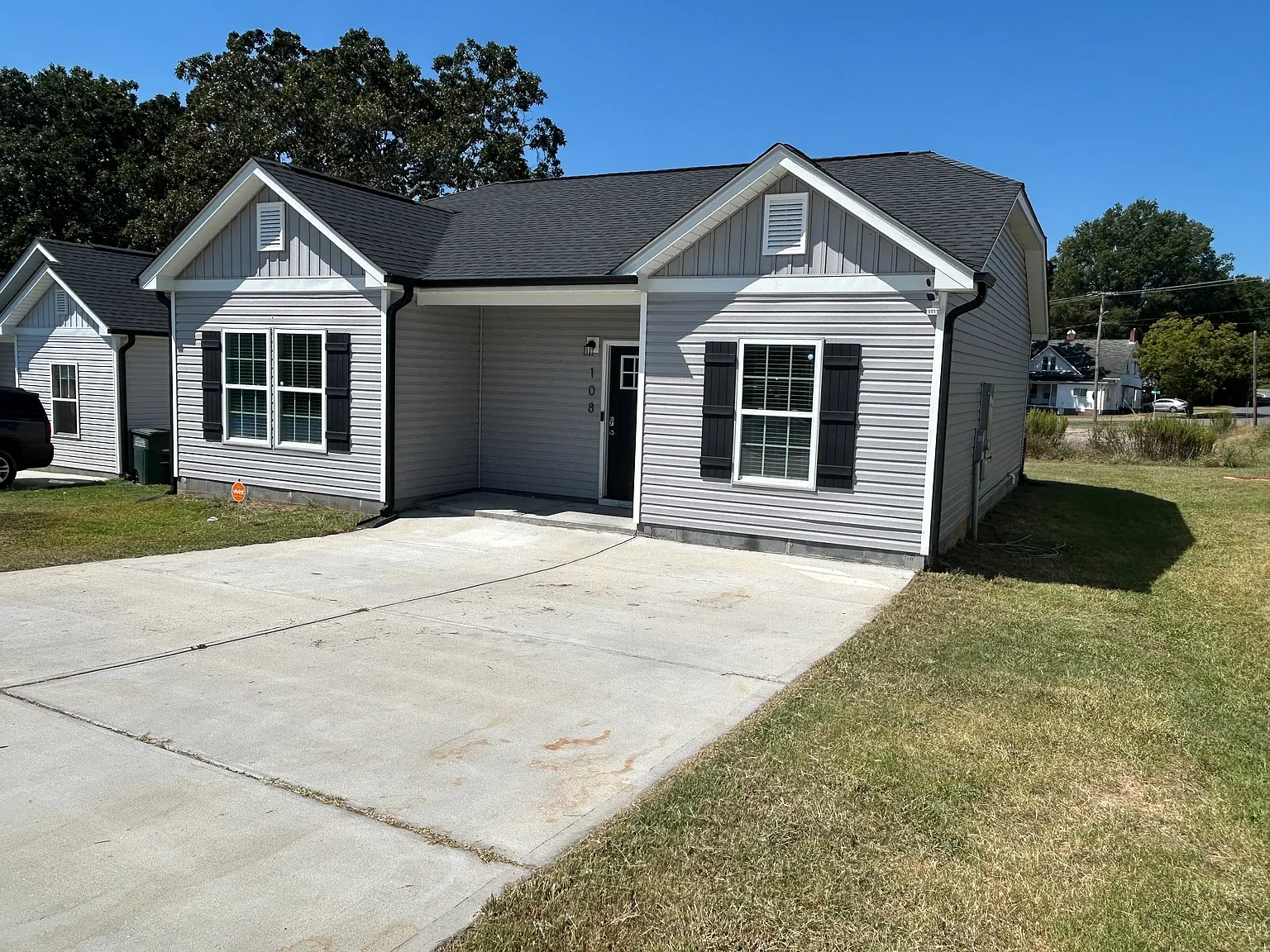 3 bed, 1200 sqft, $1,675 — Photo 2