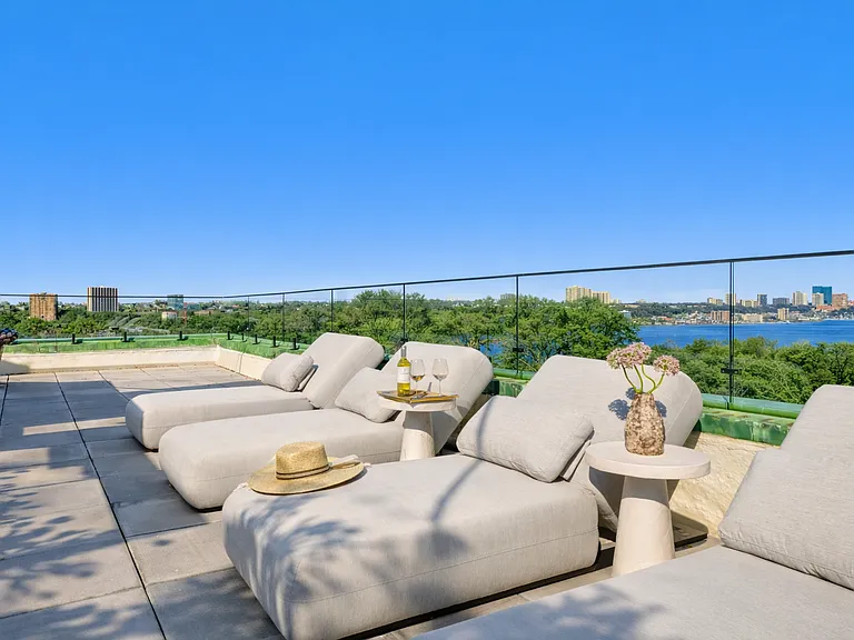 337 Riverside Dr — Photo 58