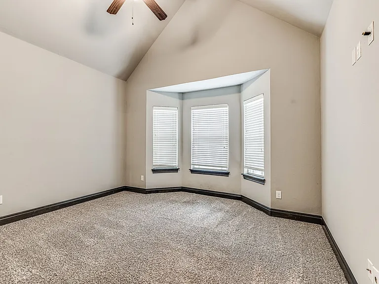 13609 Gentry Dr — Photo 25