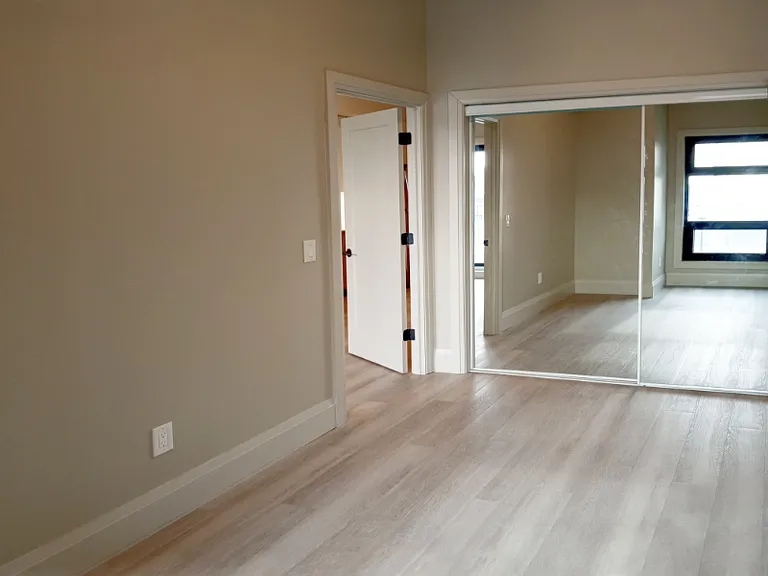 75 Barrie Rd — Photo 17