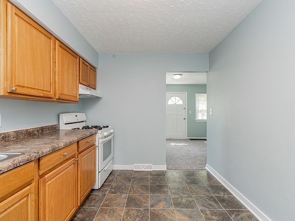 5th image of 1108 Woodlawn Cir