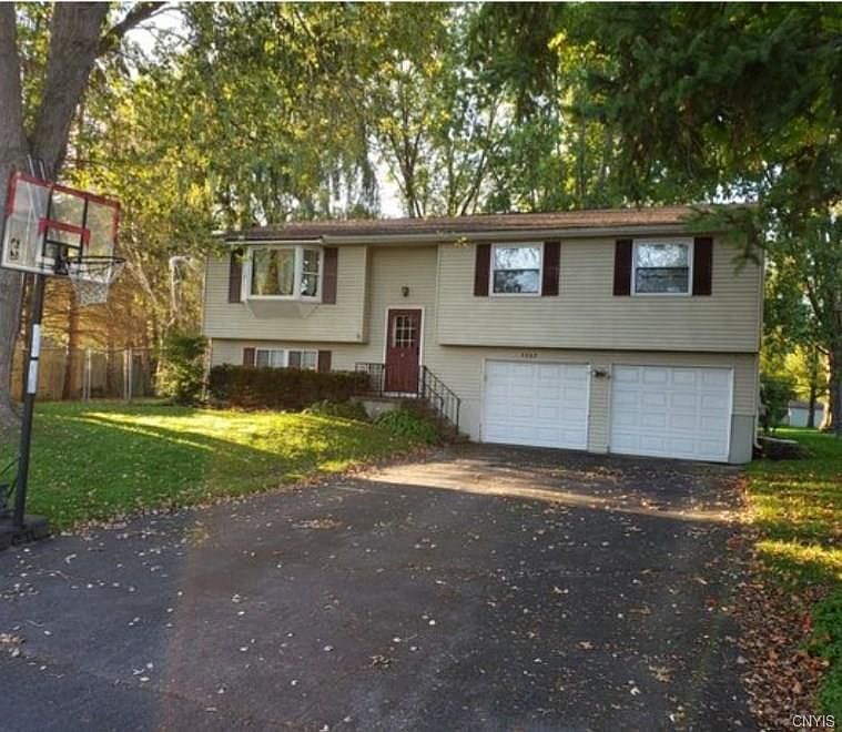 1st image of 5969 Dunstan Cir