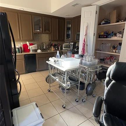 5th image of 310 Grovewood Ave