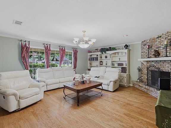 4th image of 406 S Lightner Ave