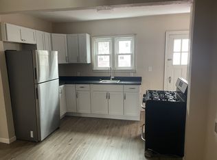 905 Stuart St #B, Green Bay, WI 54301