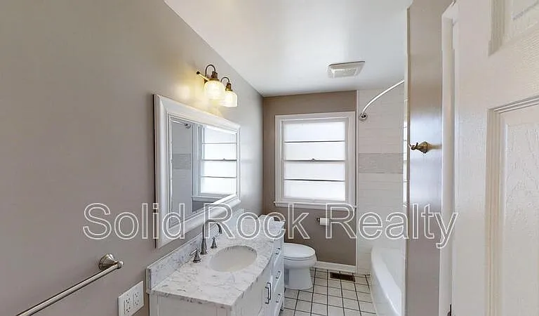 3012 W Saint Vrain St — Photo 8