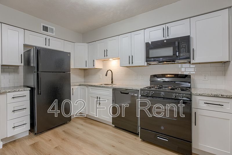 1st image of 4713 Davenport St APT 6