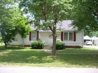 1225 N Pine St, Scottsburg, IN 47170