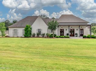 105 Longleaf Ln, Madison, MS 39110