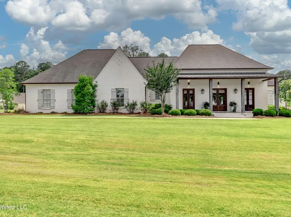 105 Longleaf Ln, Madison, MS 39110
