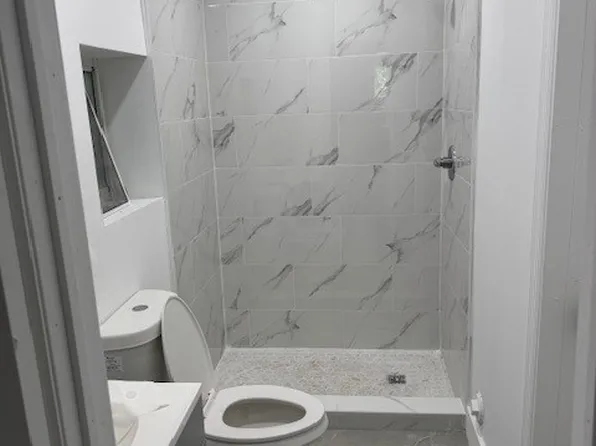 2005 NW 41st St, Miami, FL 33142