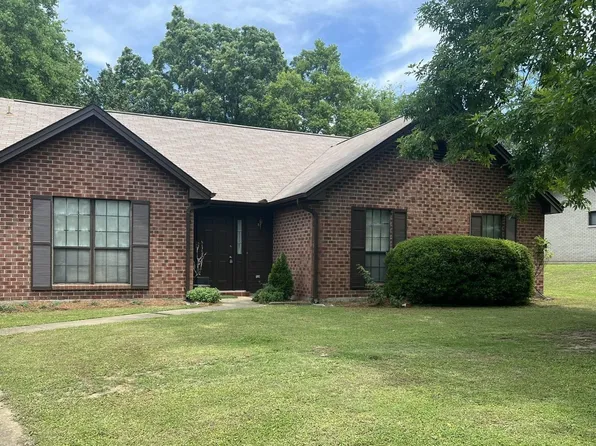 6125 Willow Glen Dr, Montgomery, AL 36117