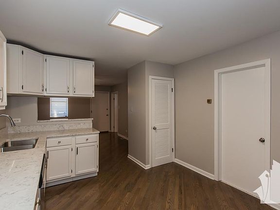 3rd image of 1030 N Honore St #1