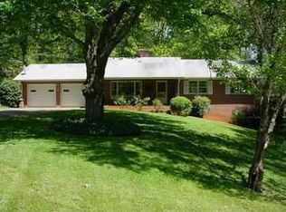 580 Porter St, Franklin, NC 28734