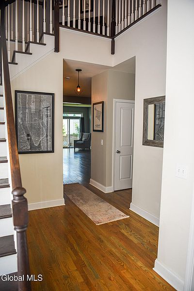 4th image of 184 Fieldstone Drive