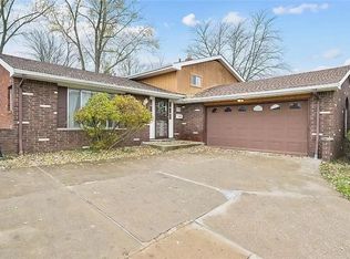 5701 Sandy Hook Dr, Parma, OH 44134