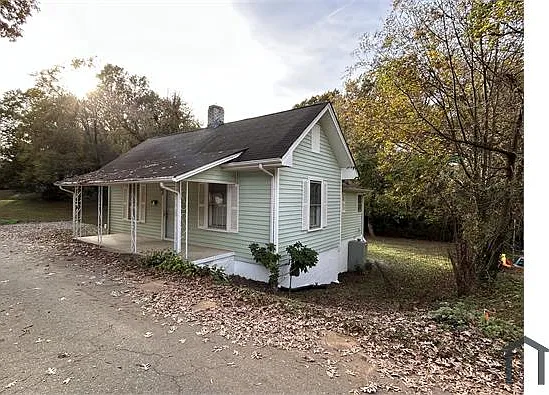 807 Adams Ct