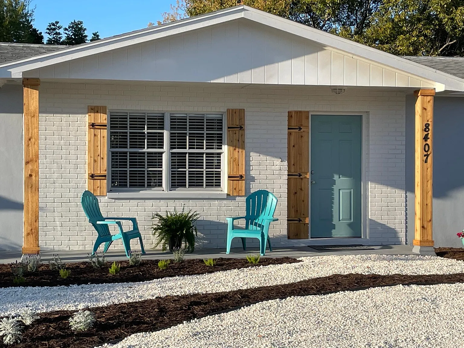 8407 Luray Dr — Photo 2