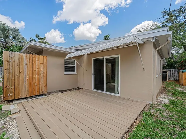 253 Park Cir S — Photo 32