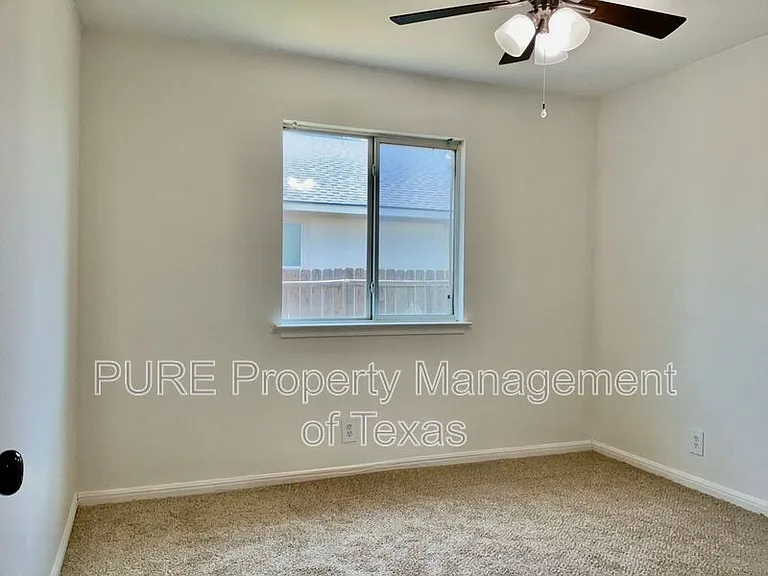 706 Stewart Dr — Photo 19
