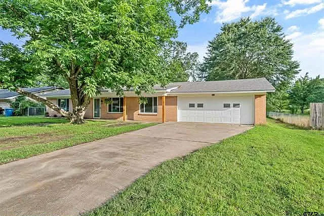 3 bed, 1497 sqft, $1,700 — Photo 2