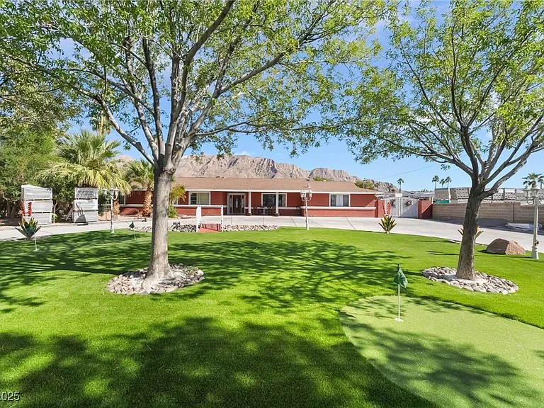 724 N Fogg St — Photo 5