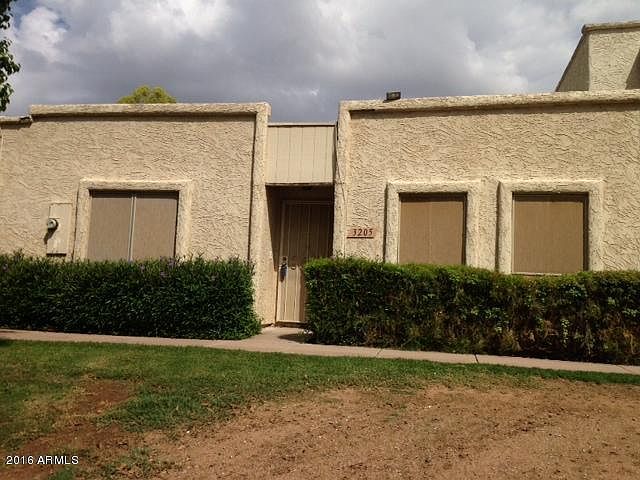 2nd image of 3205 W Royal Palm Rd