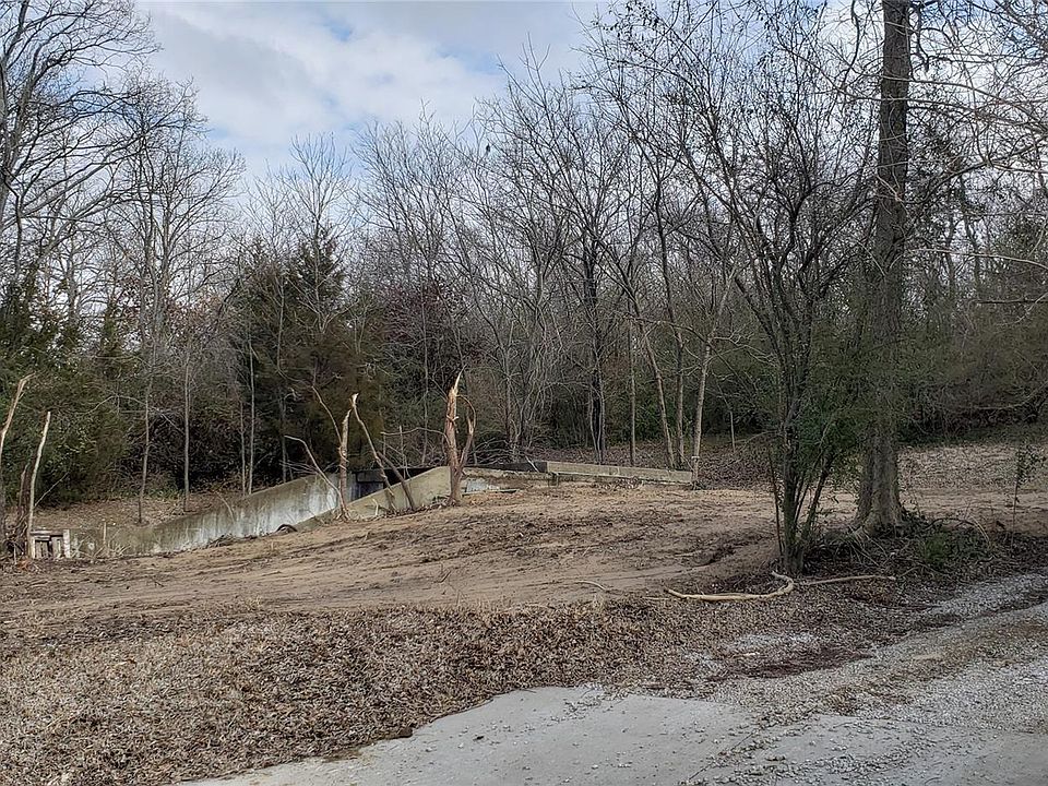 2nd image of 208 Beck Dr