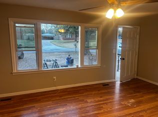 73 Cade St, Hartwell, GA 30643