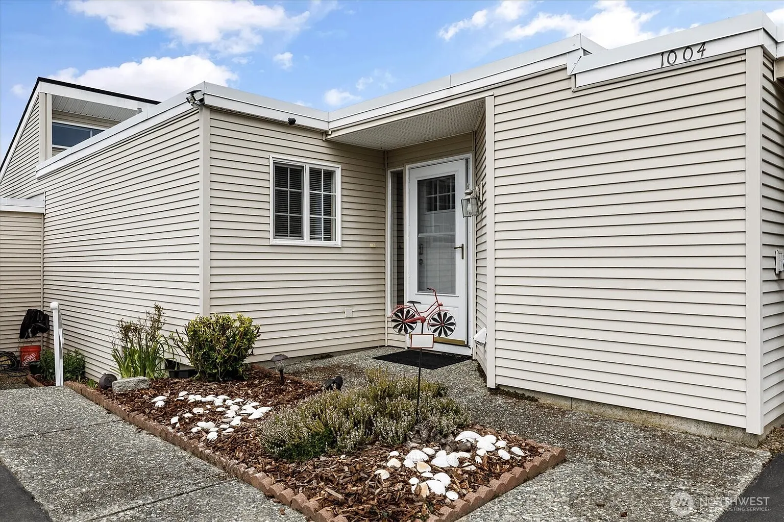 1004 NE Lindsay Street #102 photo 1