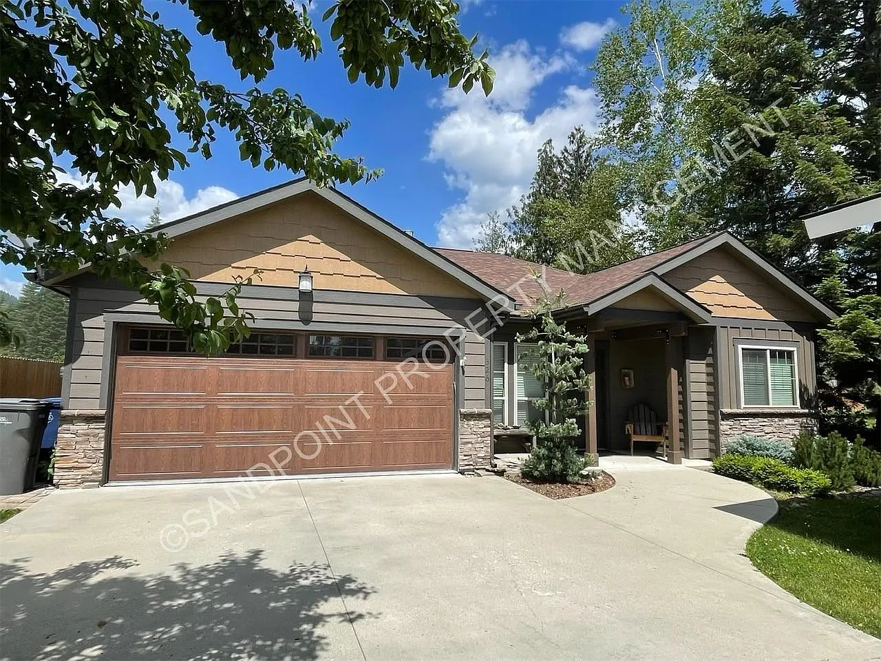 3 bed, 1250 sqft, $2,400 — Photo 1