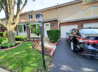 503 Blue Jay Ct, Mount Prospect, IL 60056