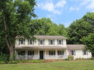 372 Ridgeway Ln, Lexington, NC 27295