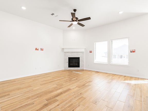 5th image of 3816 Lynne Ave