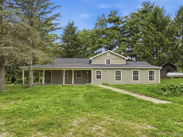 8573 W Lovejoy Rd, Byron, MI 48418