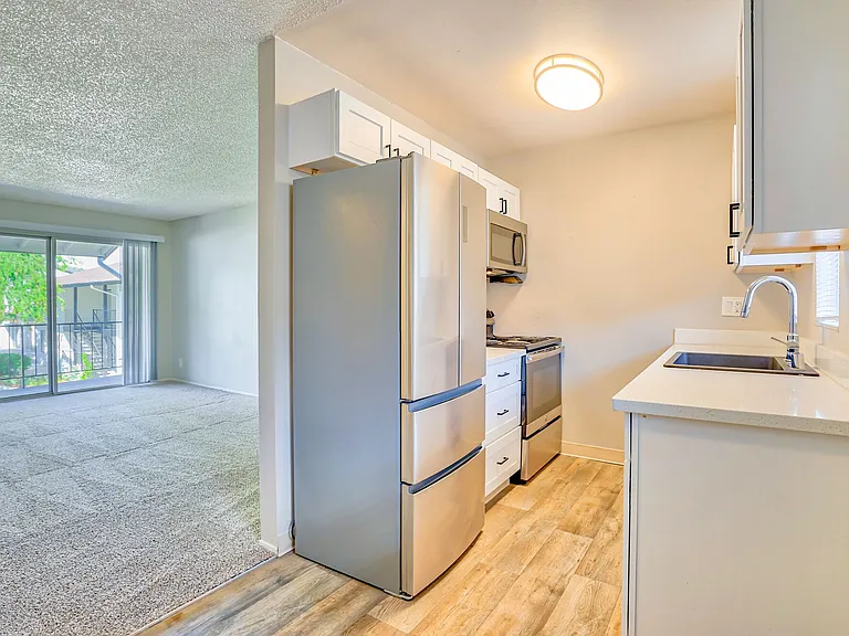 The Valley Apartments — Photo 9