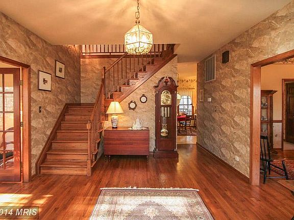 3rd image of 8005 Pembroke Cir