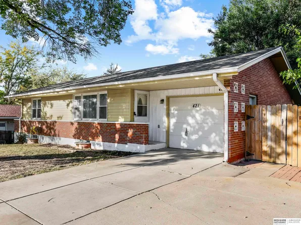 421 S 84th St, Lincoln, NE 68510