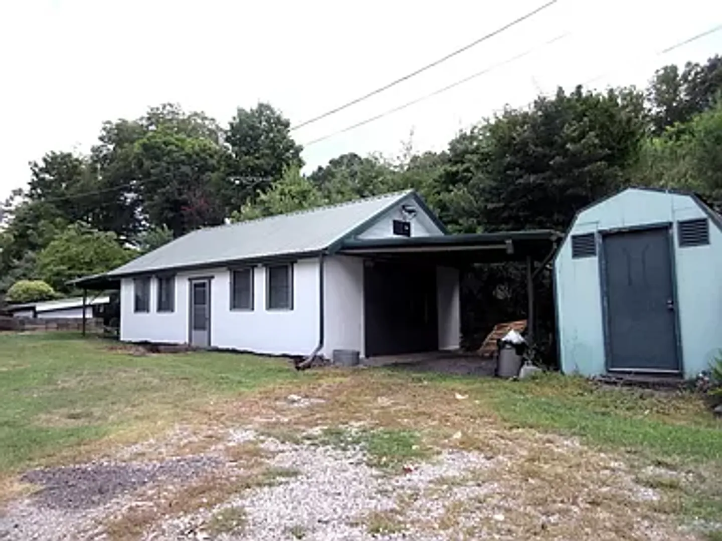 3 Bed / 1 Bath Home on Private Country Lot with 600 Sq Ft Workshop Jonesborough — Photo 2