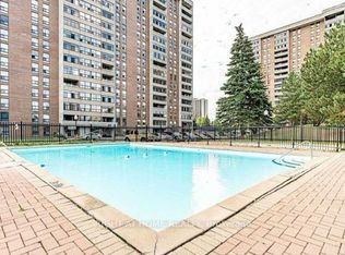 25 Kensington Rd #1912, Brampton, ON L6T3W8