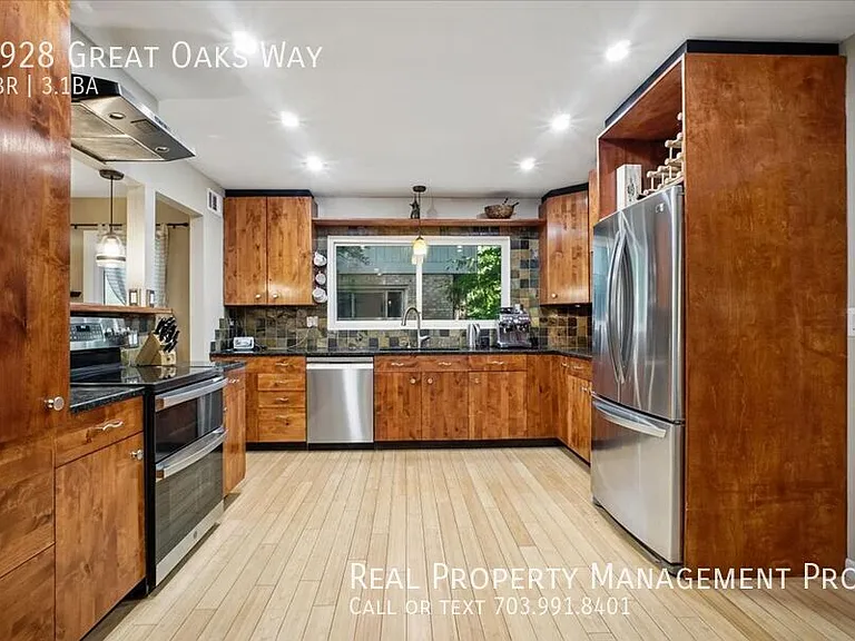 9928 Great Oaks Way — Photo 20