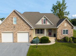 651 Parkwood Dr, York, PA 17404